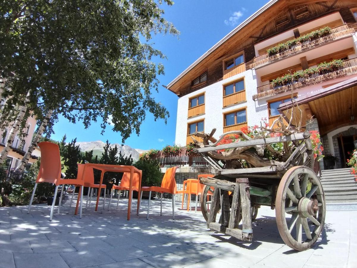 Hotel Bernina Livigno Exterior photo